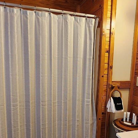 Cuddles, 1 Bedroom Studio, Walk To Downtown And Hiking Trails! جاتلينبرج المظهر الخارجي الصورة